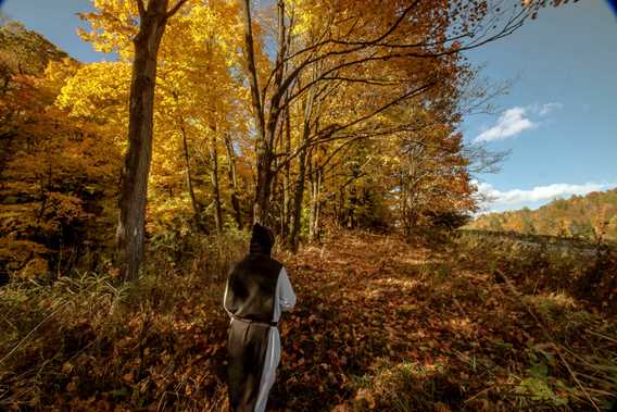 4501-Abbaye-Val-Notre-Dame-le-long-de-la-route