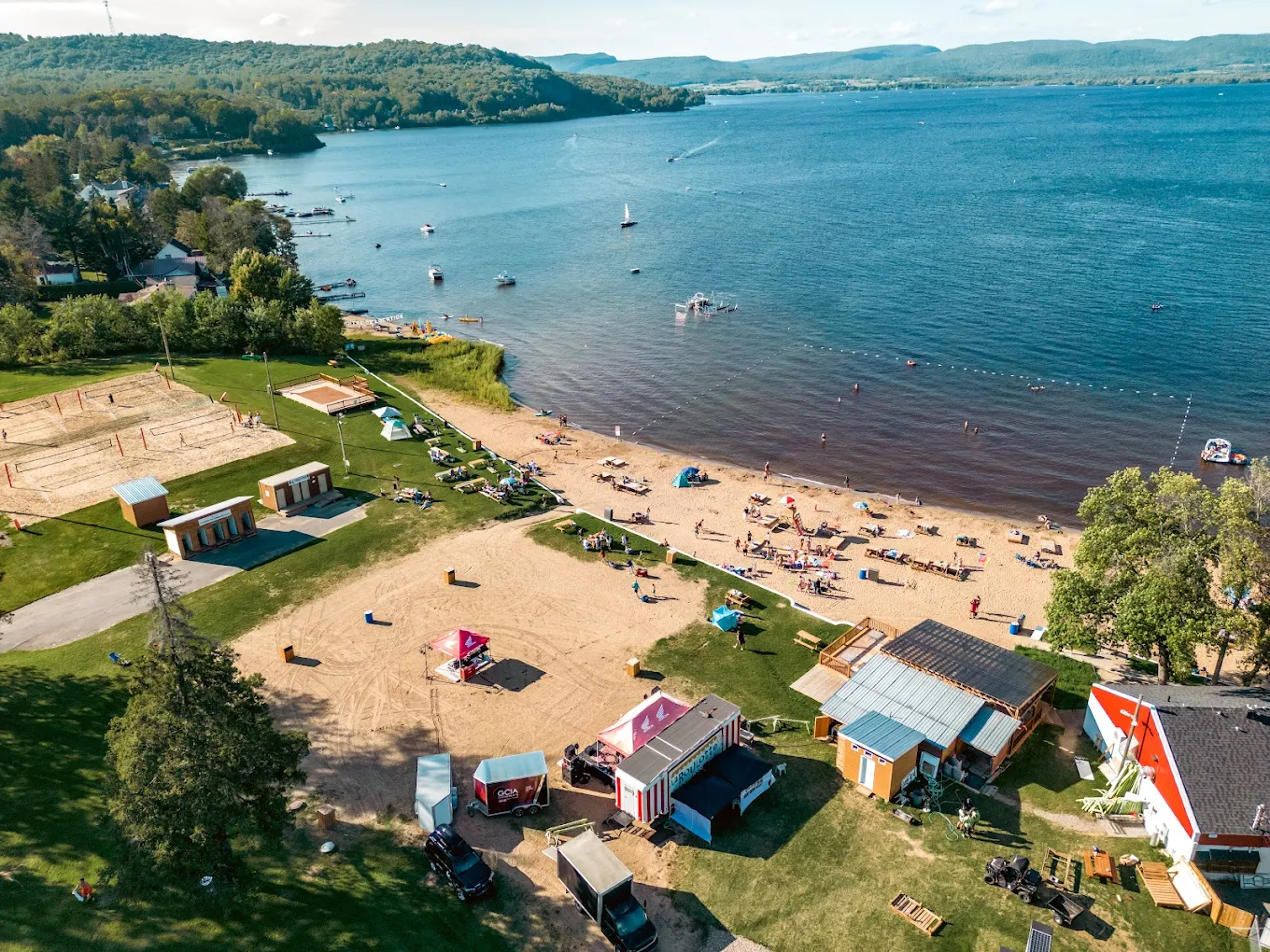 Plage municipale de Saint-Gabriel source Charles-Édouard Sanon